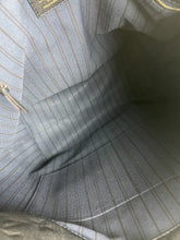 Load image into Gallery viewer, Louis Vuitton metis hobo in empreinte leather