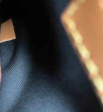 Load image into Gallery viewer, Louis Vuitton ivy in monogram