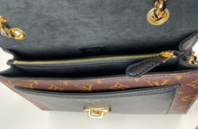 Load image into Gallery viewer, Louis Vuitton Victoire chain bag