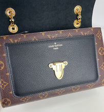 Load image into Gallery viewer, Louis Vuitton Victoire chain bag