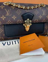 Load image into Gallery viewer, Louis Vuitton Victoire chain bag