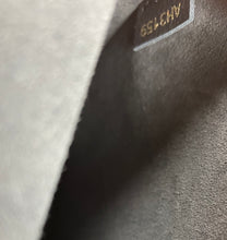 Load image into Gallery viewer, Louis Vuitton Victoire chain bag
