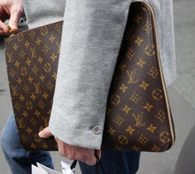 Load image into Gallery viewer, Louis Vuitton poche documents