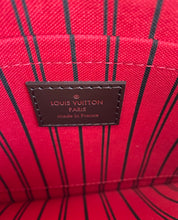 Load image into Gallery viewer, Louis Vuitton pochette damier