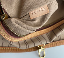Load image into Gallery viewer, Louis Vuitton delightful PM