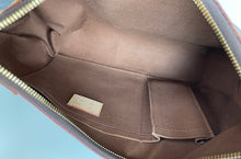 Load image into Gallery viewer, Louis Vuitton Thames pm in monogram