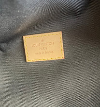 Load image into Gallery viewer, Louis Vuitton bumbag in monogram