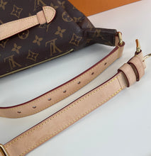 Load image into Gallery viewer, Louis Vuitton bumbag in monogram