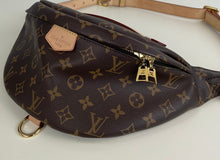 Load image into Gallery viewer, Louis Vuitton bumbag in monogram