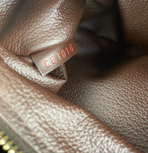 Load image into Gallery viewer, Louis Vuitton vaslav toiletry in damier ebene