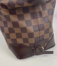 Load image into Gallery viewer, Louis Vuitton vaslav toiletry in damier ebene