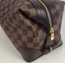 Load image into Gallery viewer, Louis Vuitton vaslav toiletry in damier ebene