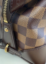 Load image into Gallery viewer, Louis Vuitton vaslav toiletry in damier ebene