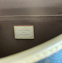 Load image into Gallery viewer, Louis Vuitton sologne monogram