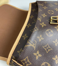 Load image into Gallery viewer, Louis Vuitton sologne monogram