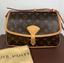 Load image into Gallery viewer, Louis Vuitton sologne monogram