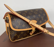 Load image into Gallery viewer, Louis Vuitton sologne monogram