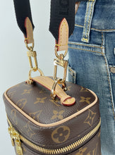 Load image into Gallery viewer, Louis Vuitton nano nice