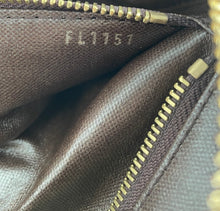 Load image into Gallery viewer, Louis Vuitton king size toiletry in damier