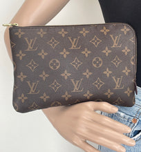 Load image into Gallery viewer, Louis Vuitton etui voyage pm in fuchsia