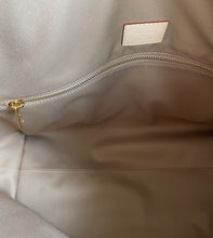 Load image into Gallery viewer, Louis Vuitton graceful MM