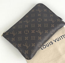 Load image into Gallery viewer, Louis Vuitton etui voyage pm in fuchsia