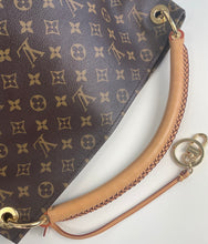 Load image into Gallery viewer, Louis Vuitton artsy MM