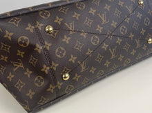 Load image into Gallery viewer, Louis Vuitton artsy MM