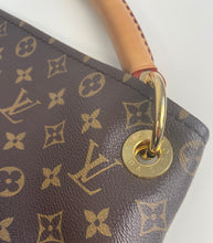 Load image into Gallery viewer, Louis Vuitton artsy MM