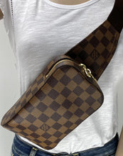 Load image into Gallery viewer, Louis Vuitton geronimos belt/ waist bag