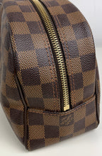Load image into Gallery viewer, Louis Vuitton toiletry 25 in damier ebene