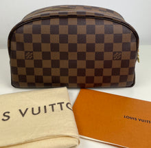 Load image into Gallery viewer, Louis Vuitton toiletry 25 in damier ebene