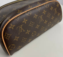 Load image into Gallery viewer, Louis Vuitton toiletry king size