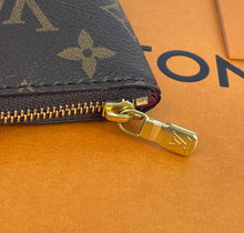 Load image into Gallery viewer, Louis Vuitton etui voyage pm