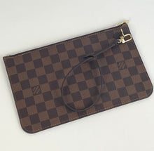Load image into Gallery viewer, Louis Vuitton pochette in damier ebene