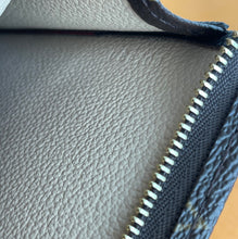 Load image into Gallery viewer, Louis Vuitton game on toiletry pouch 26