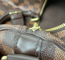Load image into Gallery viewer, Louis Vuitton keepall bandouliere 55 in damier ebene