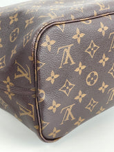 Load image into Gallery viewer, Louis Vuitton neverfull MM with pochette