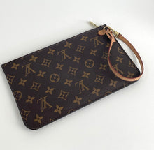 Load image into Gallery viewer, Louis Vuitton pochette monogram