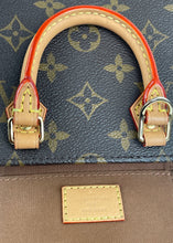 Load image into Gallery viewer, Louis Vuitton Petit Sac Plat in monogram