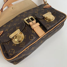 Load image into Gallery viewer, Louis Vuitton hudson pm in monogram