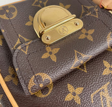Load image into Gallery viewer, Louis Vuitton hudson pm in monogram