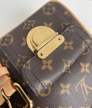 Load image into Gallery viewer, Louis Vuitton hudson pm in monogram