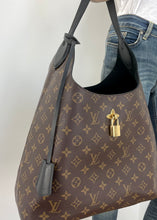 Load image into Gallery viewer, Louis Vuitton flower hobo noir