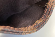 Load image into Gallery viewer, Louis Vuitton geronimos belt/ waist bag