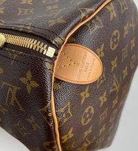 Load image into Gallery viewer, Louis Vuitton keepall 55 in monogram