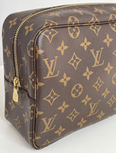 Load image into Gallery viewer, Louis Vuitton trousse toilette 28