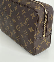 Load image into Gallery viewer, Louis Vuitton trousse toilette 23