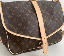Load image into Gallery viewer, Louis Vuitton saumur 35 monogram messenger bag
