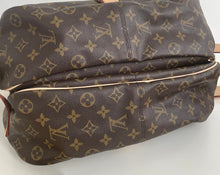 Load image into Gallery viewer, Louis Vuitton saumur 35 monogram messenger bag